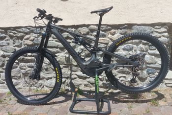 Used Specialized Turbo Levo Carbon 2023 2023 Mountainbike, Light Gray — image 2 of 5