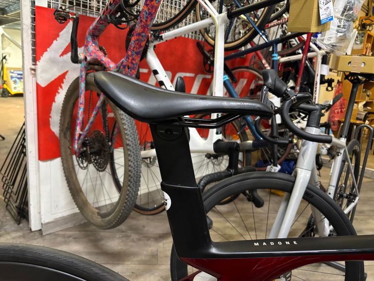 Used Trek Madone SL 6 Gen 7 2024 2024 Road & Gravel, Red — image 4 of 6