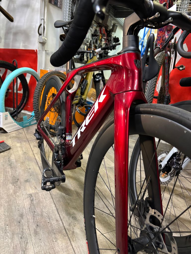 Used Trek Madone SL 6 Gen 7 2024 2024 Road & Gravel, Red — image 5 of 6