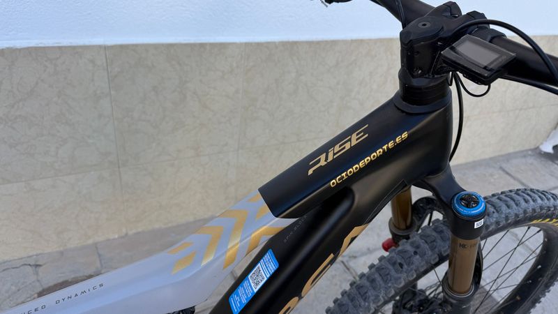 Orbea RISE M10 2024 2024 Mountainbike usato, Grigio chiaro — immagine 6 di 21