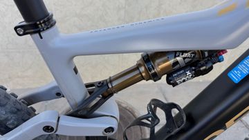 Orbea RISE M10 2024 2024 Mountainbike usato, Grigio chiaro — immagine 17 di 21