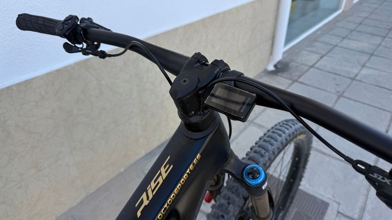 Orbea RISE M10 2024 2024 Mountainbike usato, Grigio chiaro — immagine 7 di 21