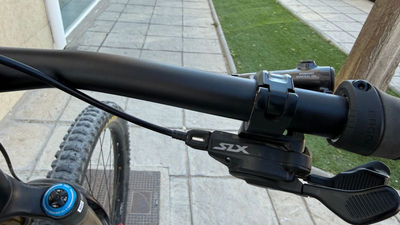 Orbea RISE M10 2024 2024 Mountainbike usato, Grigio chiaro — immagine 13 di 21