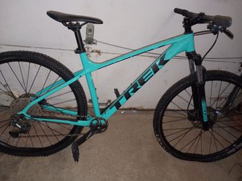 Used Trek Marlin 7 Gen 2 2023 2023 Mountainbike, Green, 27.5, 29 — image 2 of 3