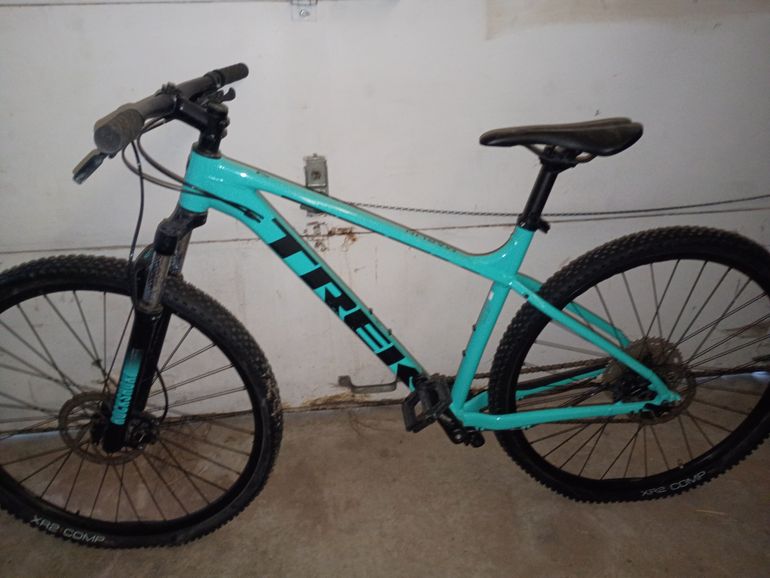 Used Trek Marlin 7 Gen 2 2023 2023 Mountainbike, Green, 27.5, 29 — image 1 of 3
