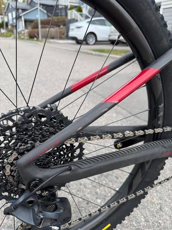 Used Mondraker F-PODIUM CARBON DC 2022 2022 Mountainbike, Black, 29 — image 4 of 6