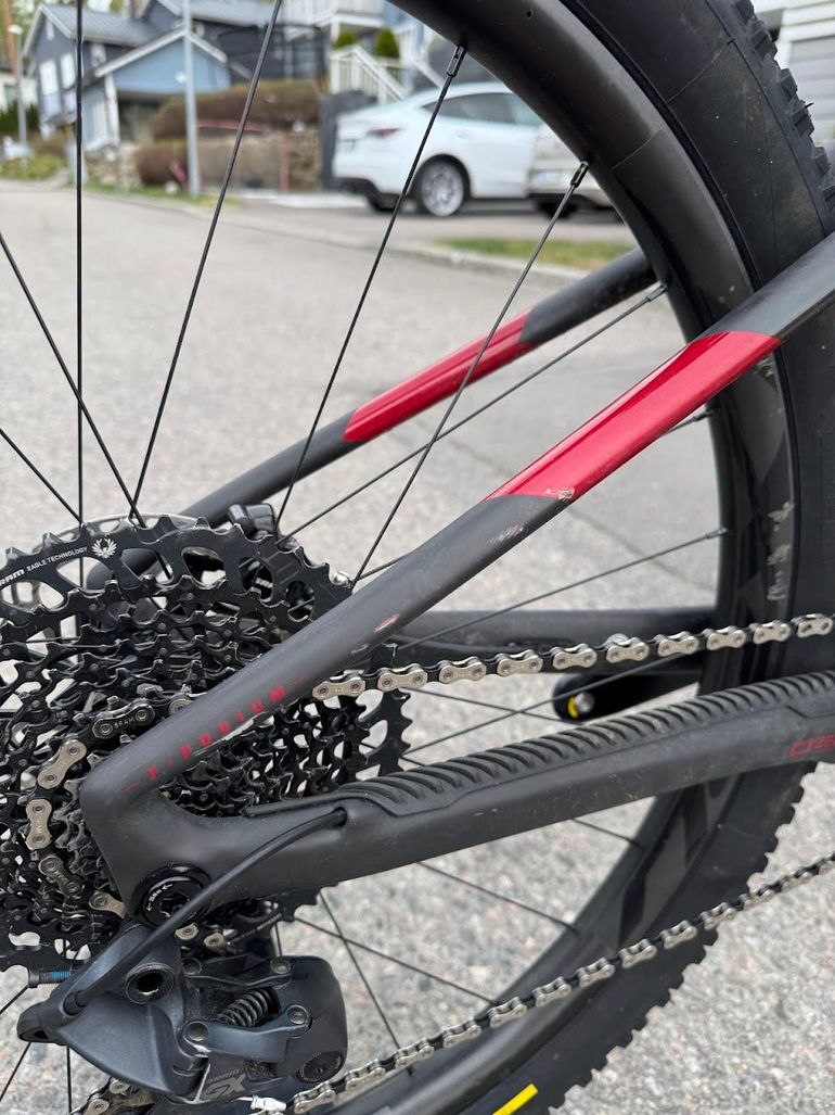 Used Mondraker F-PODIUM CARBON DC 2022 2022 Mountainbike, Black, 29 — image 4 of 6