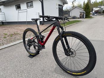 Used Mondraker F-PODIUM CARBON DC 2022 2022 Mountainbike, Black, 29 — image 2 of 6