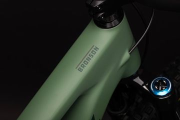 Used Santa Cruz Bronson 90 2026 2026 Mountainbike, Green, 29, 27.5 — image 4 of 7