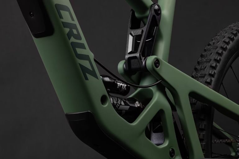 Used Santa Cruz Bronson 90 2026 2026 Mountainbike, Green, 29, 27.5 — image 7 of 7