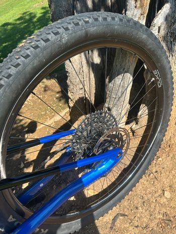 Used Orbea OIZ M-TEAM AXS 2024 2024 Mountainbike, Blue, 29 — image 4 of 17