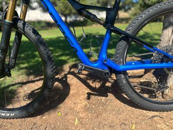 Used Orbea OIZ M-TEAM AXS 2024 2024 Mountainbike, Blue, 29 — image 16 of 17