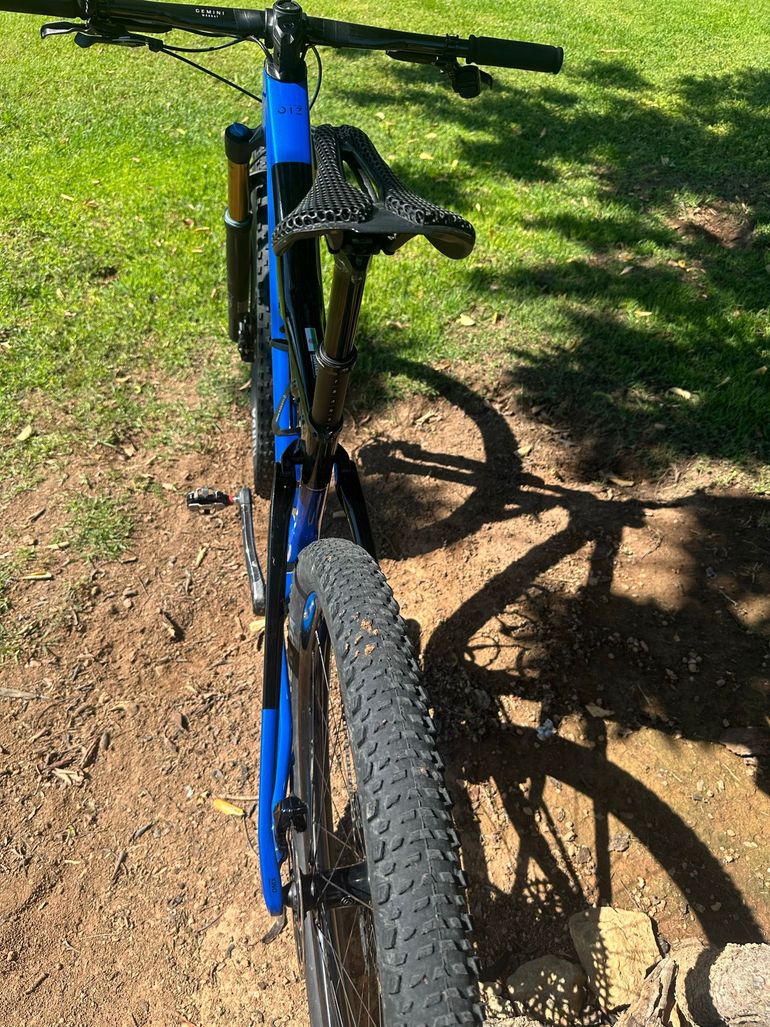 Used Orbea OIZ M-TEAM AXS 2024 2024 Mountainbike, Blue, 29 — image 10 of 17