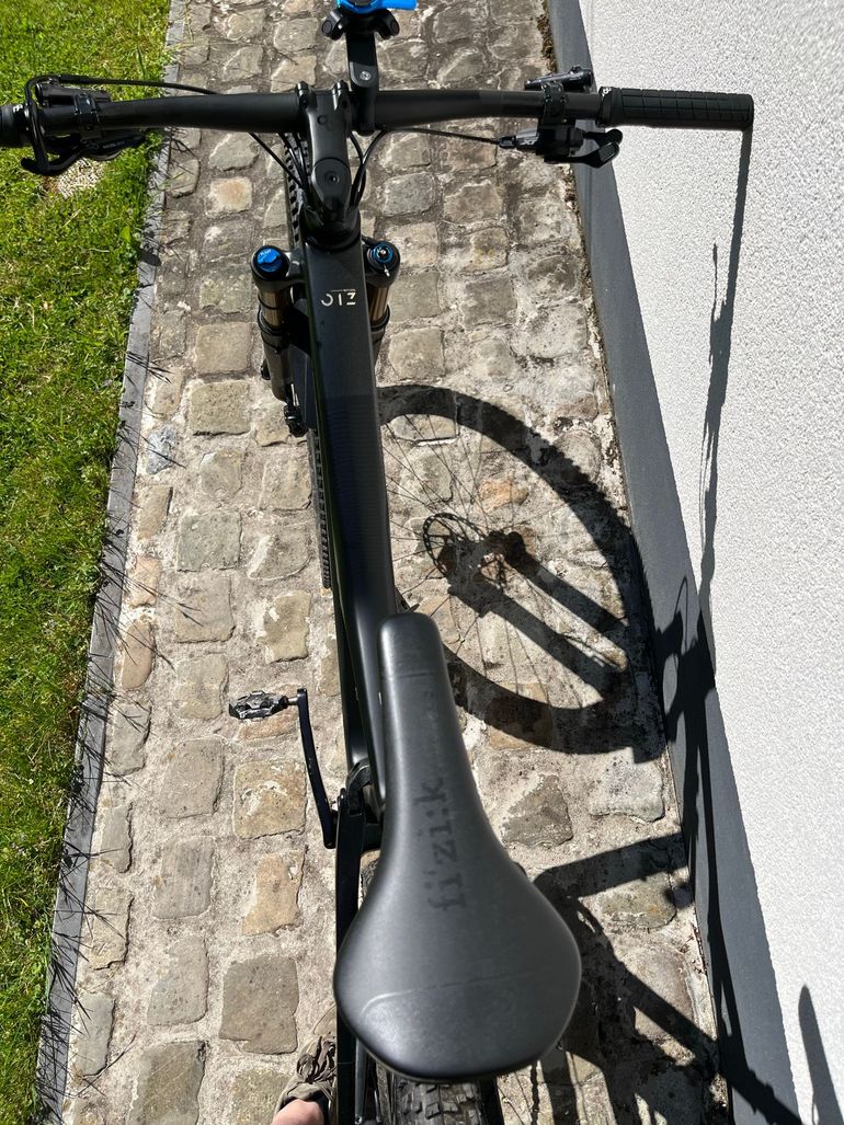 Used Orbea OIZ M10 2023 2023 Mountainbike — image 8 of 10