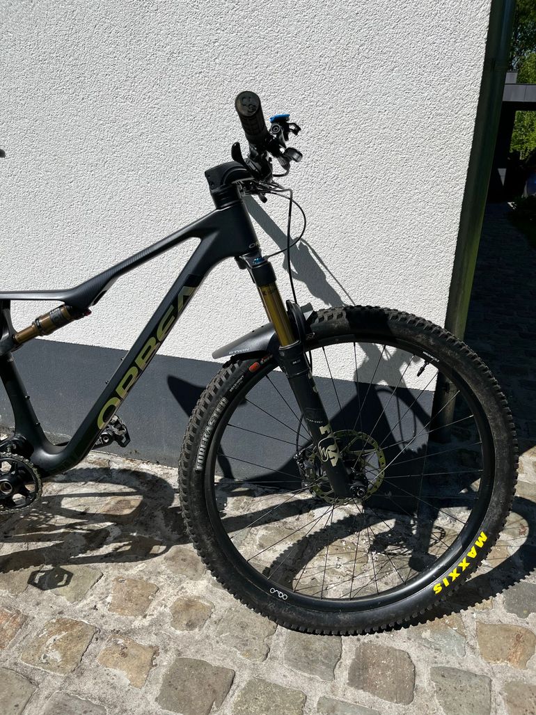 Used Orbea OIZ M10 2023 2023 Mountainbike — image 4 of 10