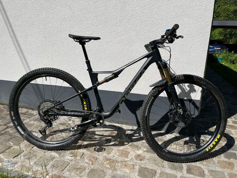 Used Orbea OIZ M10 2023 2023 Mountainbike — image 1 of 10