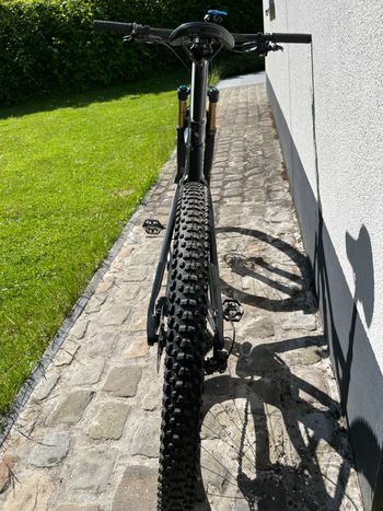 Used Orbea OIZ M10 2023 2023 Mountainbike — image 9 of 10