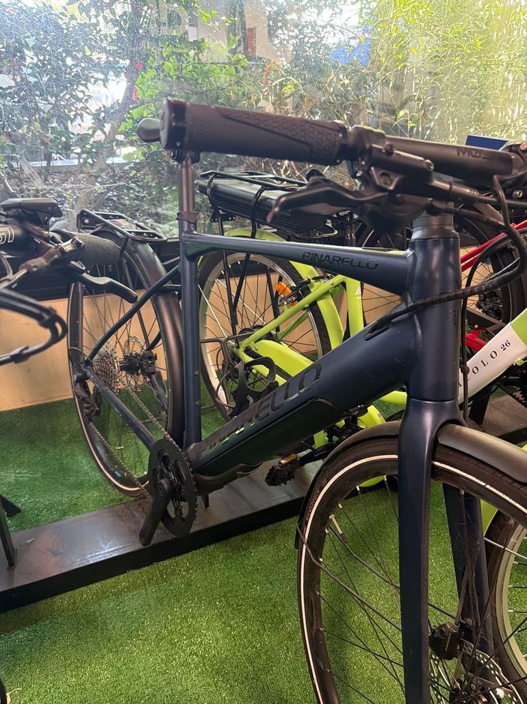 Used Pinarello Nytro Urbanist Deore 2022 2022 Urban, Blu — image 1 of 4
