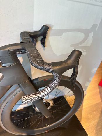 Used Scott Foil RC 10 2025 2025 Road & Gravel — image 7 of 15