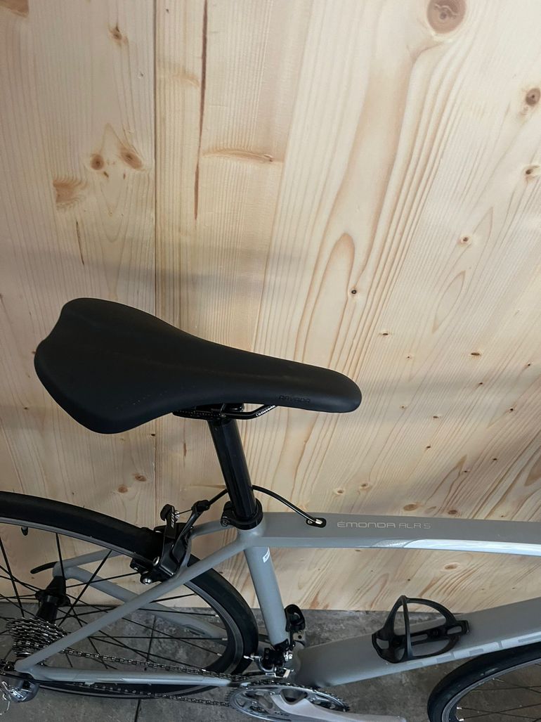 Used Trek Emonda Alr 5 2019 2019 Road & Gravel, Light Gray — image 7 of 9