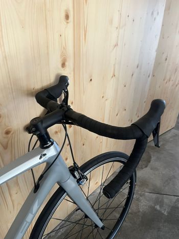Used Trek Emonda Alr 5 2019 2019 Road & Gravel, Light Gray — image 3 of 9