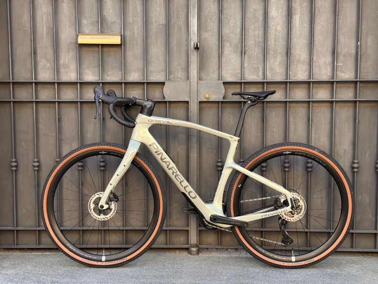 Used Pinarello GREVIL F1 SHIMANO GRX 610 2025 2025 Road & Gravel, Light Gray — image 2 of 12