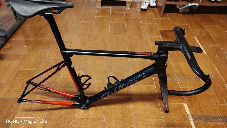 Used Wilier 0 SL SHIMANO ULTEGRA DI2 R8070 2022 Frameset 2022 Road & Gravel, Black — image 2 of 5