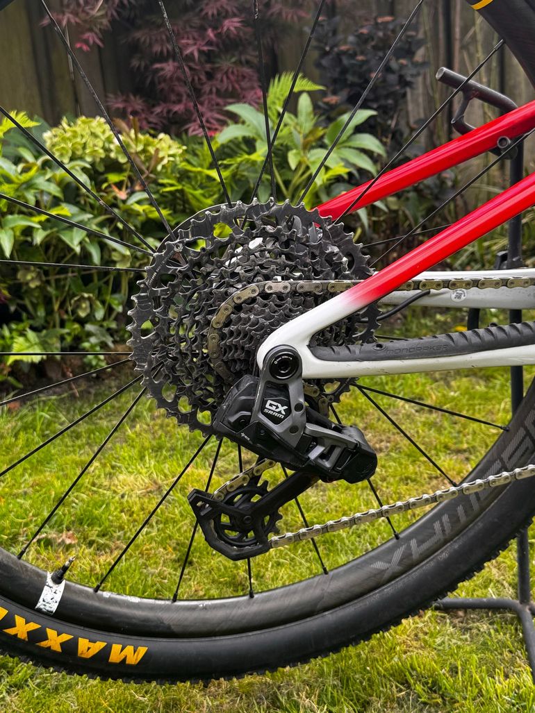 Used Mondraker F-PODIUM R 2024 2024 Mountainbike, White — image 4 of 9