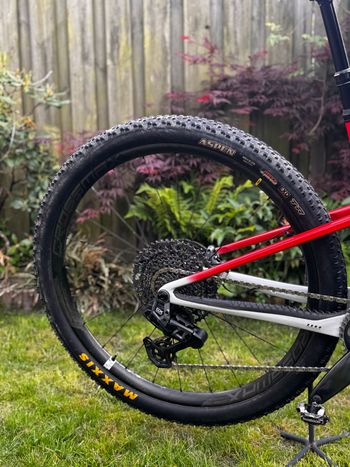 Used Mondraker F-PODIUM R 2024 2024 Mountainbike, White — image 3 of 9