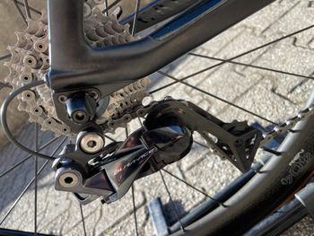 Used Canyon Aeroad CF SLX 9.0 LTD 2017 Road & Gravel, Black — image 7 of 7