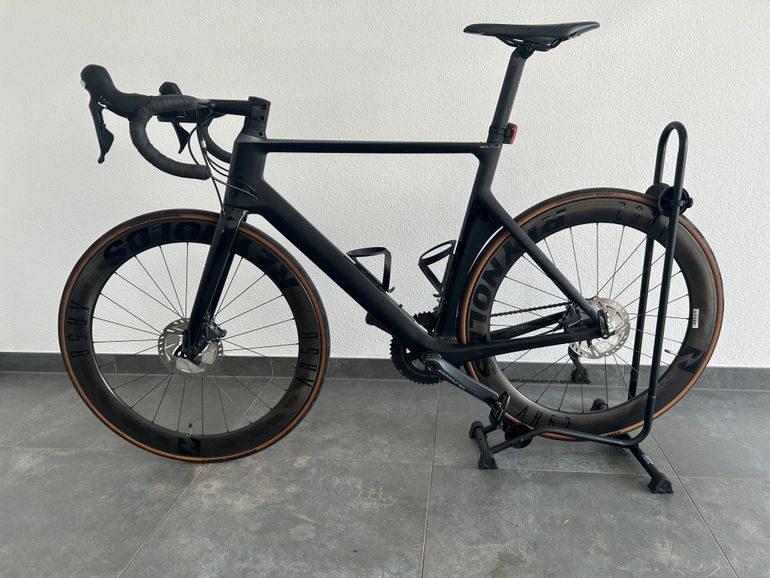 Used Canyon Aeroad CF SL Disc 8.0 2019 2019 Road & Gravel, Black — image 1 of 8