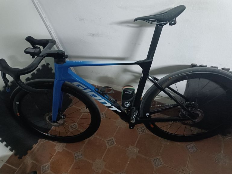 Used Giant Propel Advanced Pro 0 2024 2024 Road & Gravel — image 1 of 6