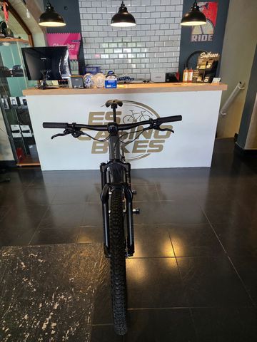 Used Focus THRON 6.8 2024 2024 Mountainbike, Light Gray, 29 — image 5 of 6