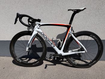 Used Pinarello Dogma SRAM Red eTap AXS 2018 Road & Gravel, White — image 2 of 10