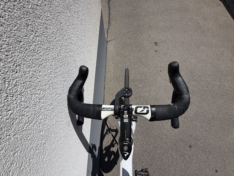 Used Pinarello Dogma SRAM Red eTap AXS 2018 Road & Gravel, White — image 8 of 10