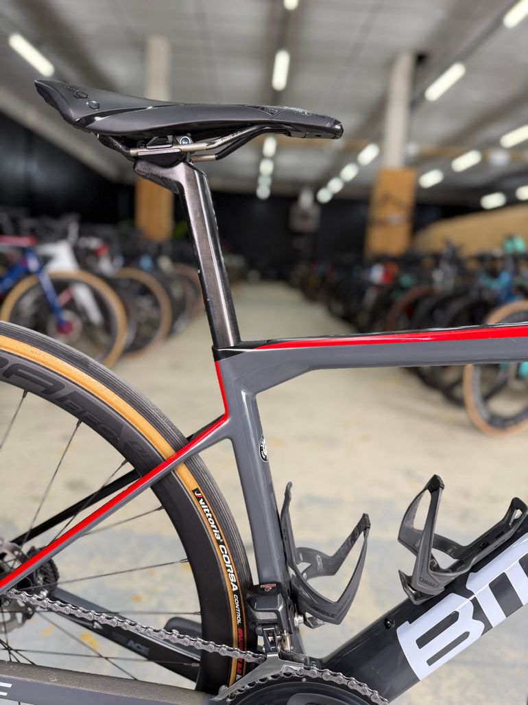 Used BMC Teammachine SLR01 DISC FOUR 2020 2020 Road & Gravel, Light Gray — image 9 of 19