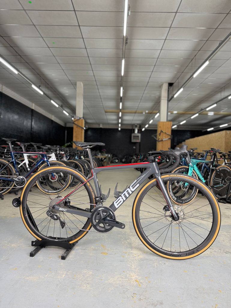 Used BMC Teammachine SLR01 DISC FOUR 2020 2020 Road & Gravel, Light Gray — image 1 of 19