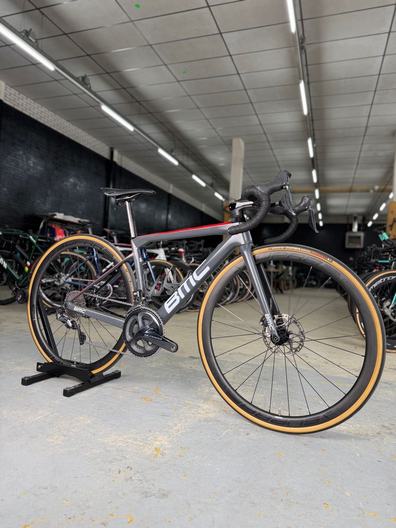 Used BMC Teammachine SLR01 DISC FOUR 2020 2020 Road & Gravel, Light Gray — image 2 of 19