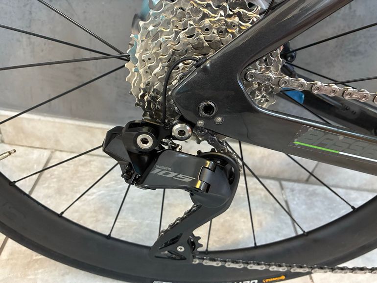 Used Trek Madone SL 6 Di2 2023 2023 Road & Gravel, Black — image 3 of 4