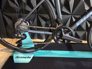 Used Bianchi Specialissima COMP Ultegra Di2 2025 2025 Road & Gravel, Blue — image 2 of 10