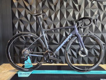 Tweedehands Bianchi Specialissima COMP Ultegra Di2 2025 2025 Road & Gravel