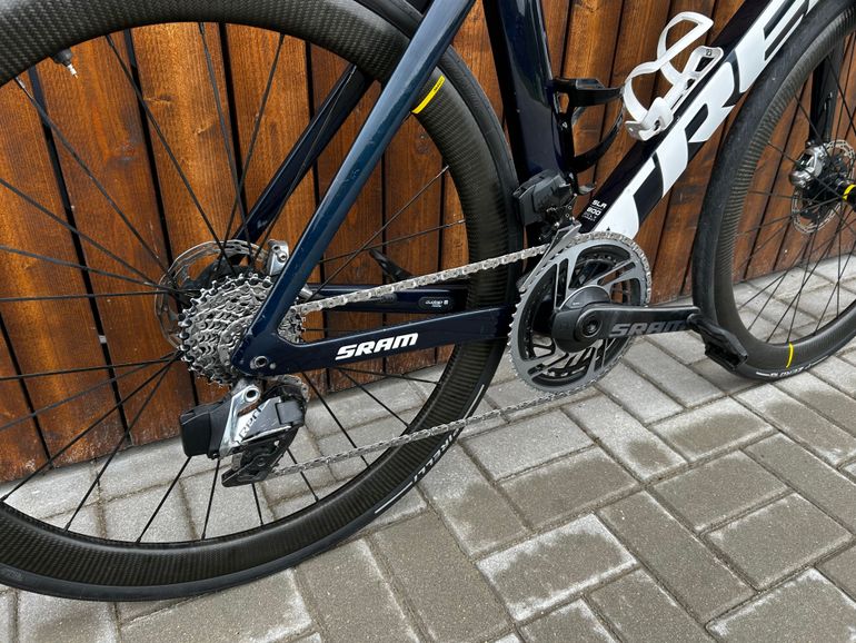 Used Trek Madone SLR 9 AXS Gen 6 2021 2021 Road & Gravel, Black — image 7 of 9