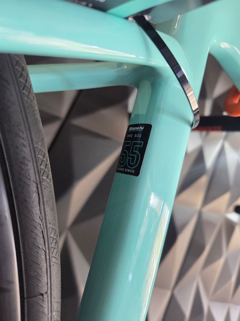 Used Bianchi Specialissima COMP 105 Di2 2024 2024 Road & Gravel, Blue — image 6 of 7