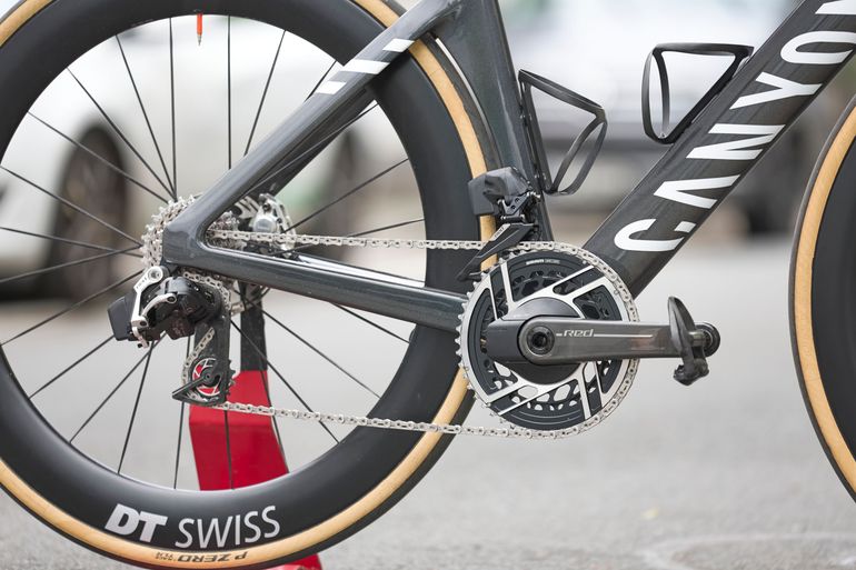 Used Canyon Aeroad CFR AXS 2025 2025 Road & Gravel, Gris claro — image 2 of 18