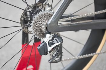 Used Canyon Aeroad CFR AXS 2025 2025 Road & Gravel, Gris claro — image 4 of 18