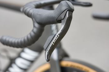 Used Canyon Aeroad CFR AXS 2025 2025 Road & Gravel, Gris claro — image 17 of 18