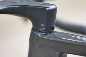 Used Canyon Aeroad CFR AXS 2025 2025 Road & Gravel, Gris claro — image 14 of 18