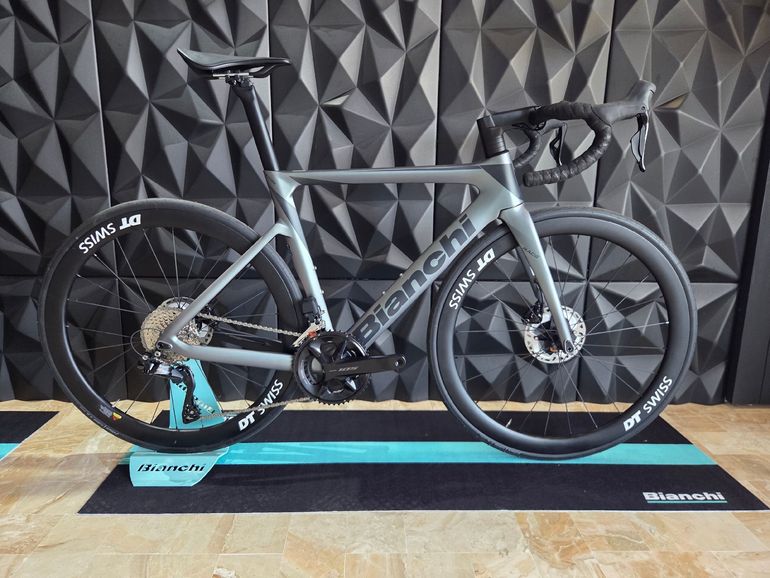 Used Bianchi Oltre Race 105 Di2 2024 2024 Road & Gravel, Light Gray — image 1 of 8
