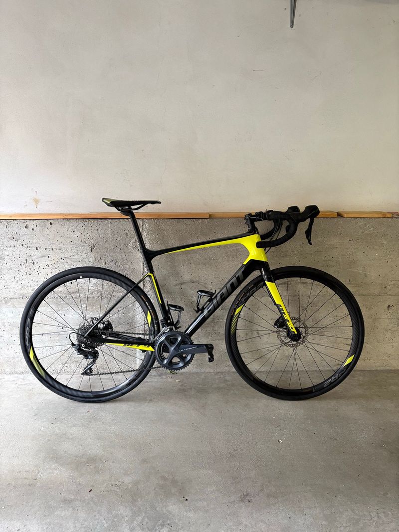 Used Giant Defy Advanced 1 2018 2018 Road & Gravel, Black — image 2 of 8