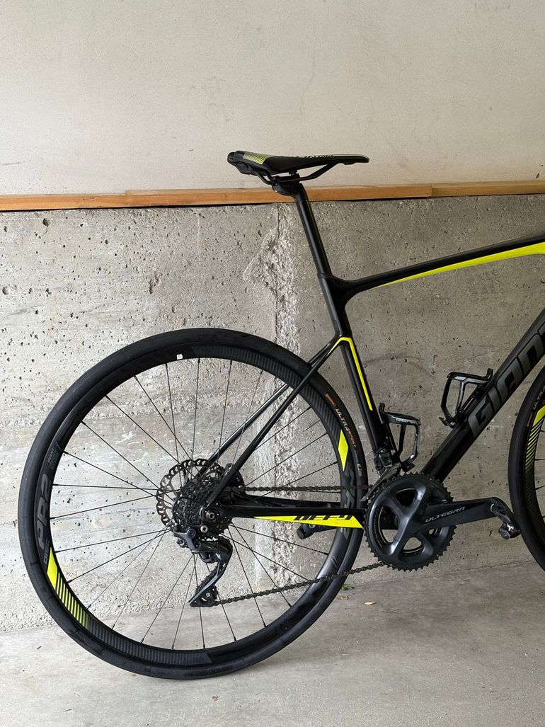 Used Giant Defy Advanced 1 2018 2018 Road & Gravel — image 4 of 8